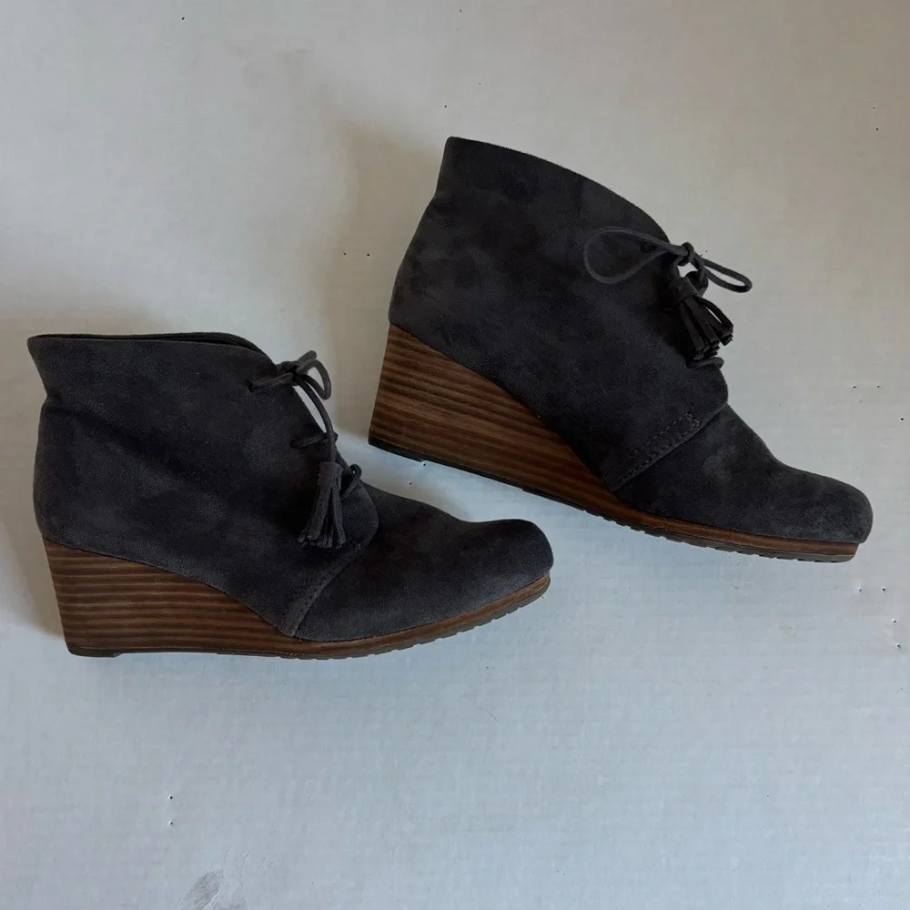 Dr. Scholl's Charcoal Suede Ankle Booties with Memory Foam Cool Fit size 7.5
